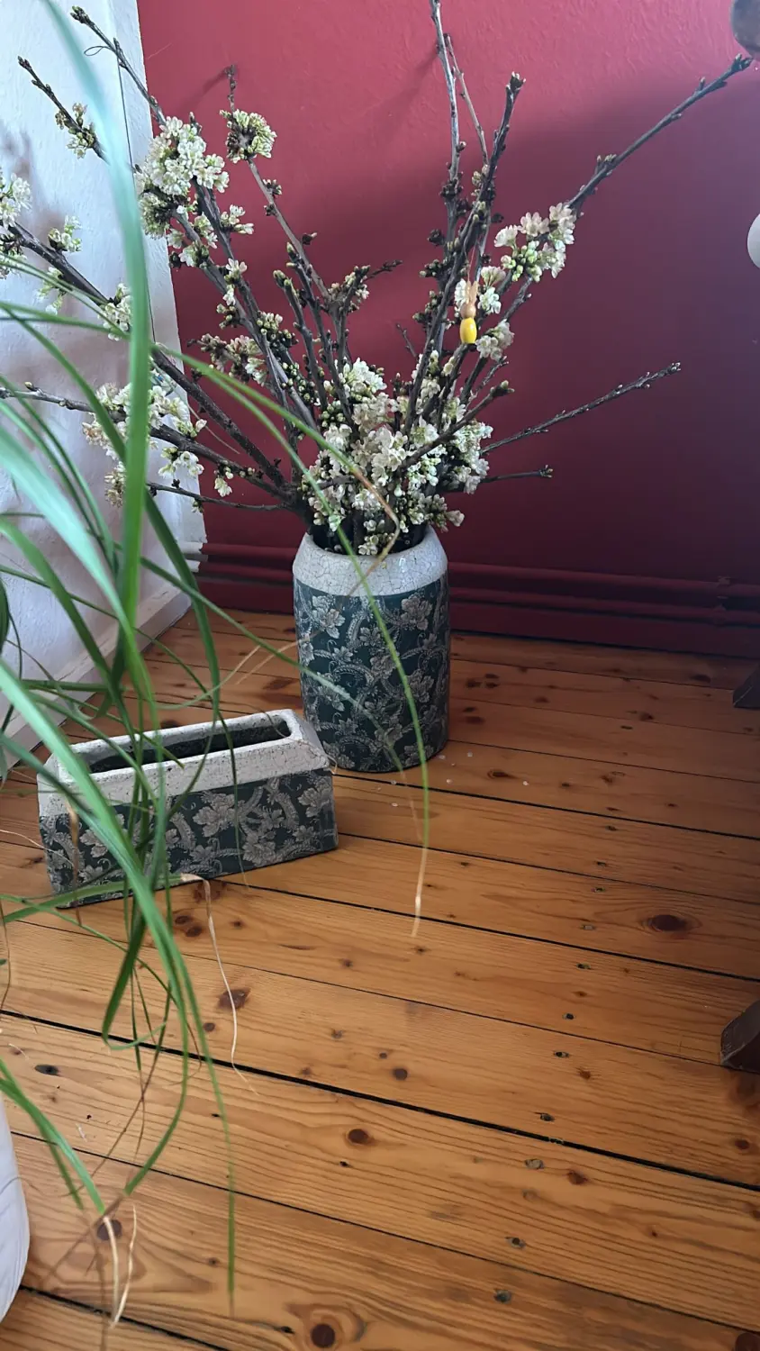 Vase von Naturheilpraxis und Apothekenvertretung